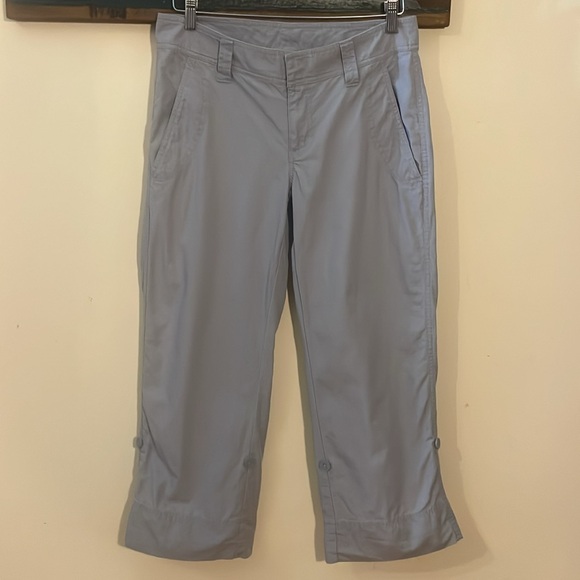 The North Face Grey Convertible Roll Capri Pants Size 6 - Picture 9 of 16